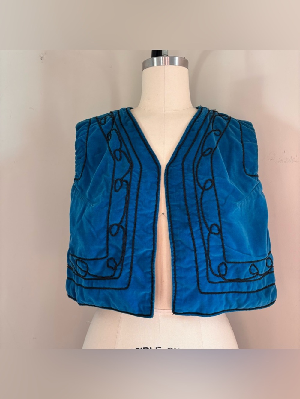 Blue velvet vest with black embroidery